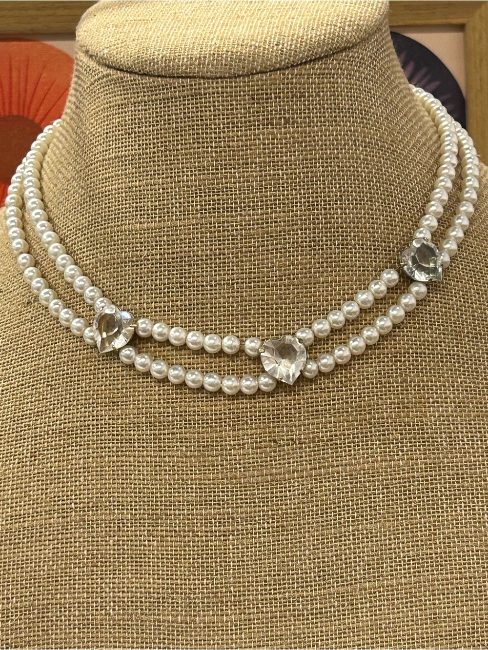 Beautiful vintage faux pearl and crystal heart choker length necklace